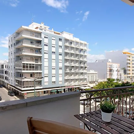Blue Ocean Rooftop شقة Olhão